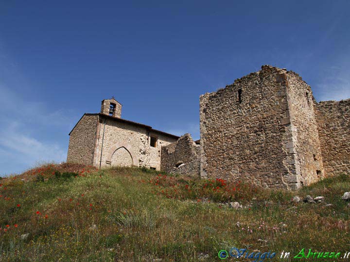 24-P5254969+.jpg - 24-P5254969+.jpg -  Le rovine del castello medievale (XII-XIII sec.).